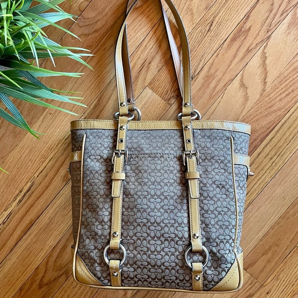 Coach Handbags - Coach Tote Bag